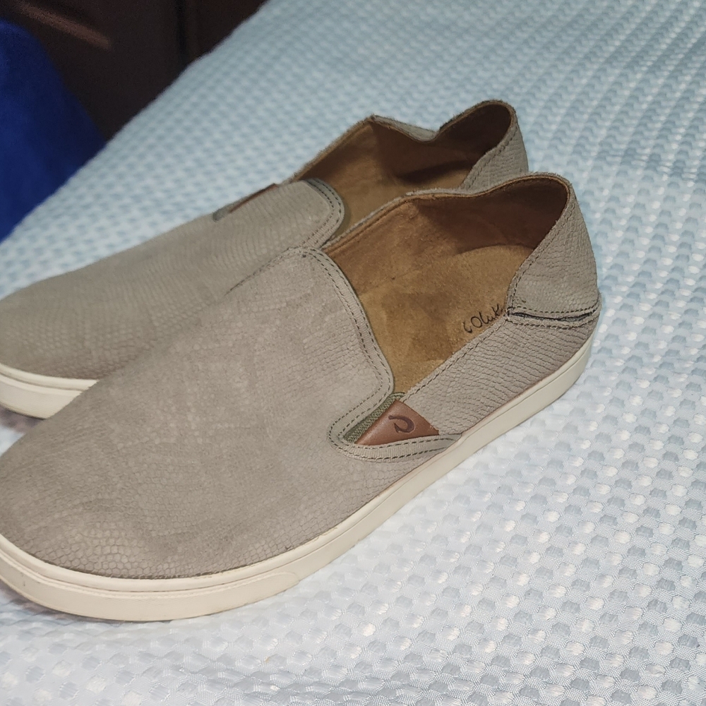 OLUKAI EUC WOMEN'S SZ 9 PEHUEA SLIPON SUEDE CASUAL SHOES